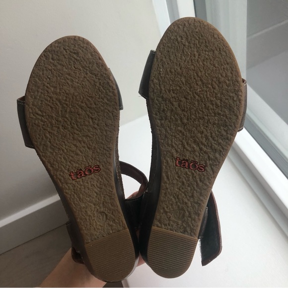 TAOS Leather 3 inch Wedge Sandals Grey Large Metal Stud - Picture 4 of 9